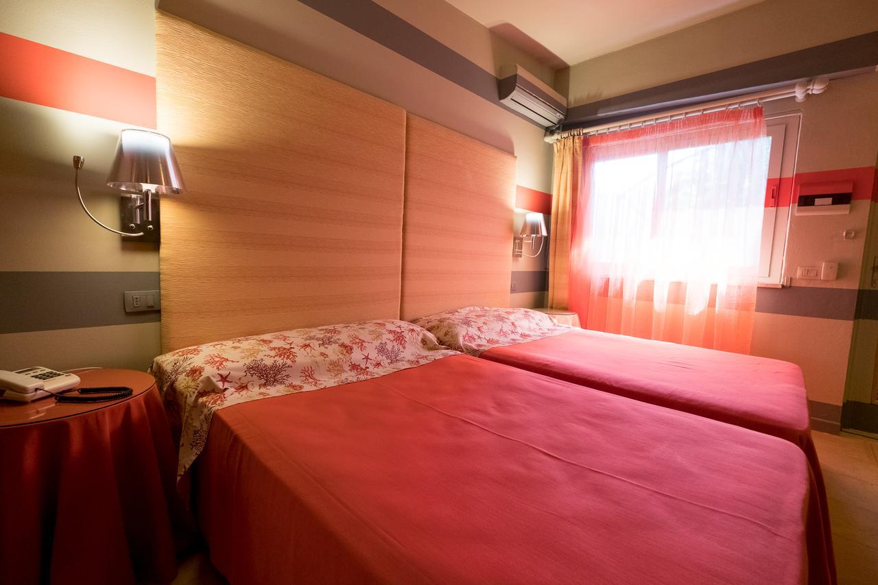 Hotel Villamare Fontane Bianche Exteriör bild